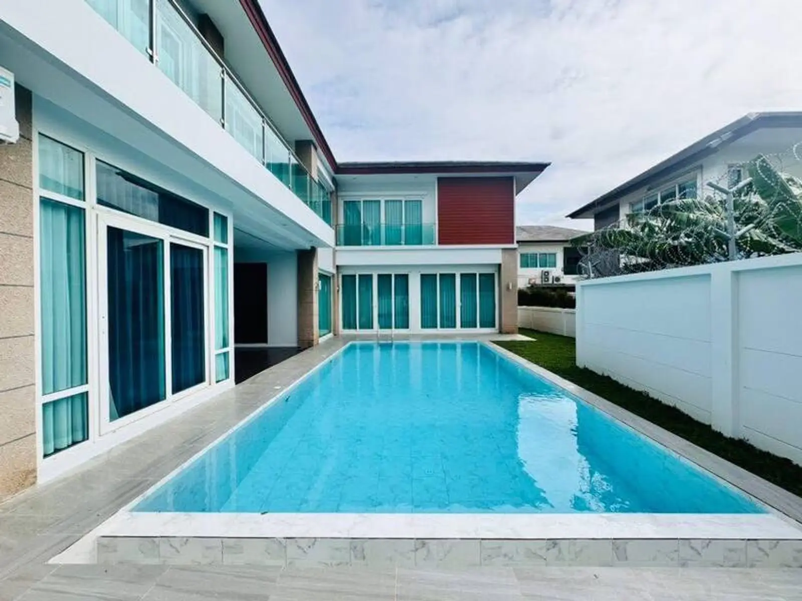 Maison 2 chambres front de mer à vendre — North Pattaya, Pattaya
