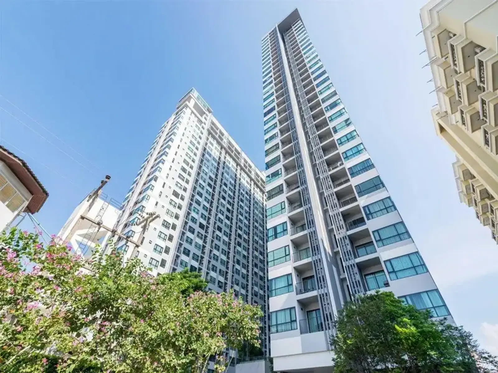 Condo 2 chambres plage à pied à vendre — Central Pattaya, Pattaya