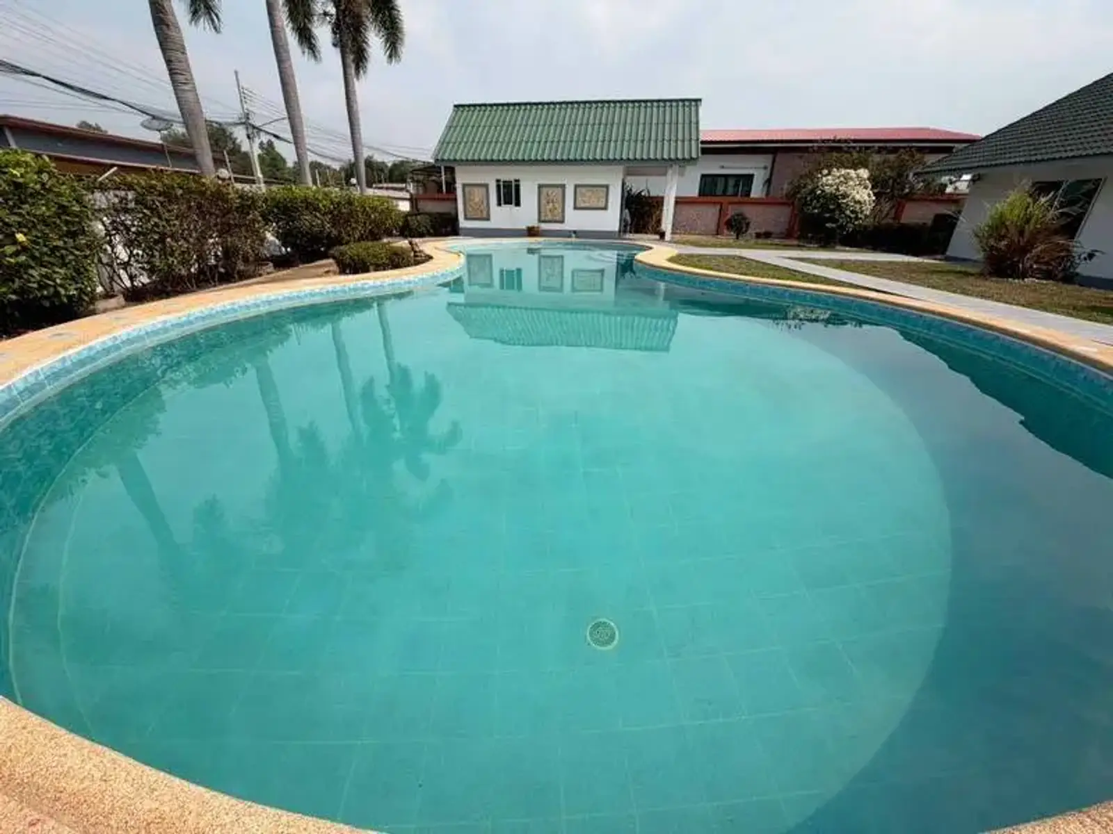 Villa avec piscine 6 chambres à vendre — East Pattaya, Pattaya