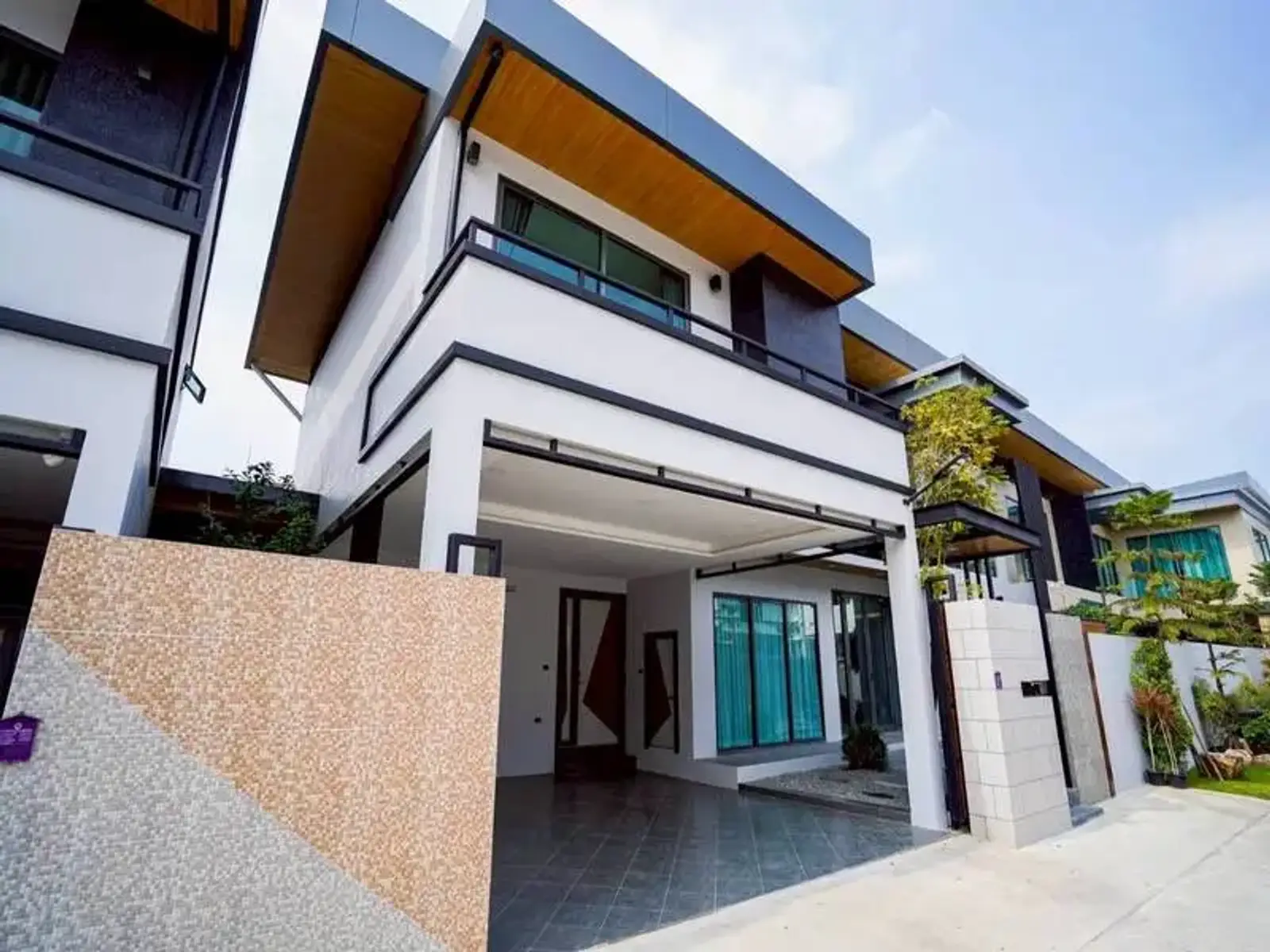 Villa avec piscine 6 chambres à vendre — East Pattaya, Pattaya