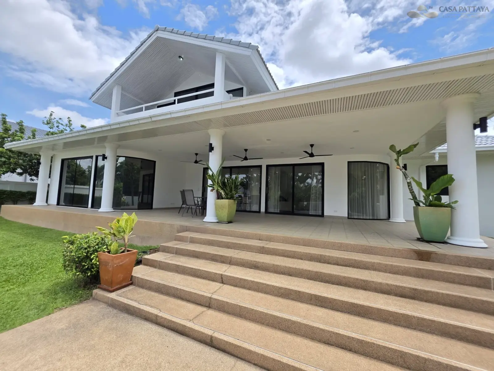 Villa avec piscine 4 chambres à vendre — East Pattaya, Pattaya