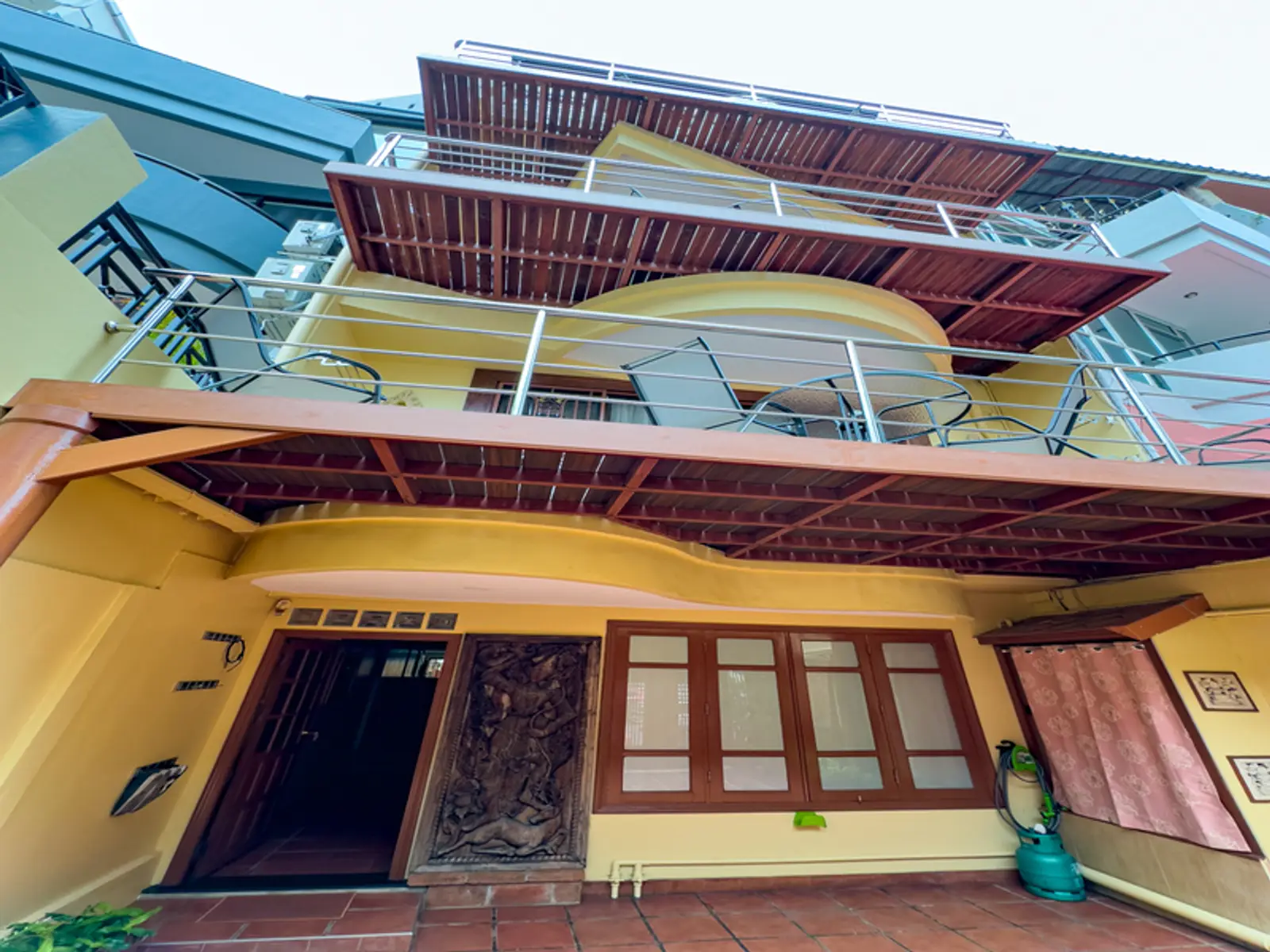 Commerce à reprendre 5 chambres à vendre — Pratamnak, Pattaya