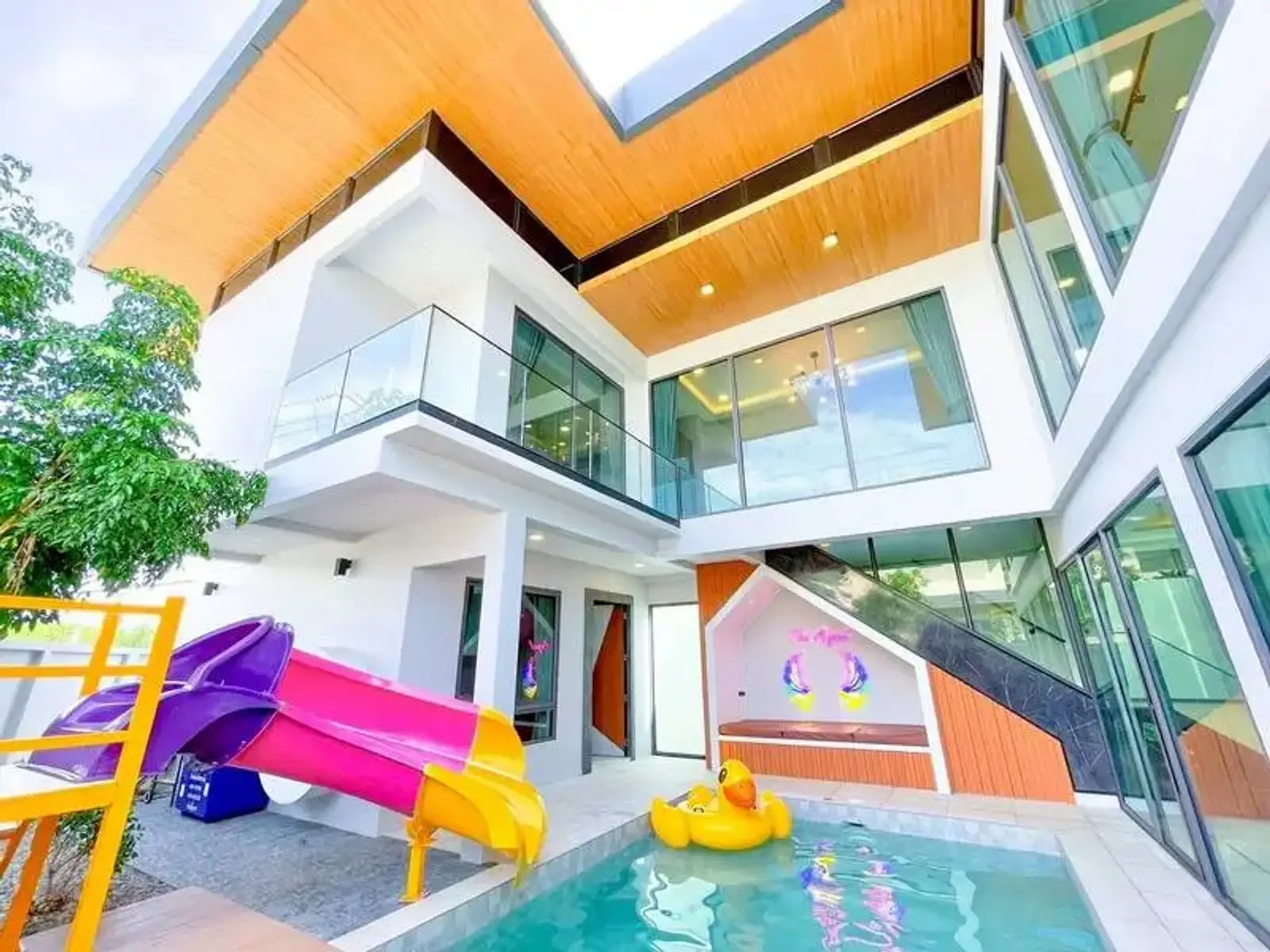Villa avec piscine 4 chambres à vendre ou à louer — East Pattaya, Pattaya