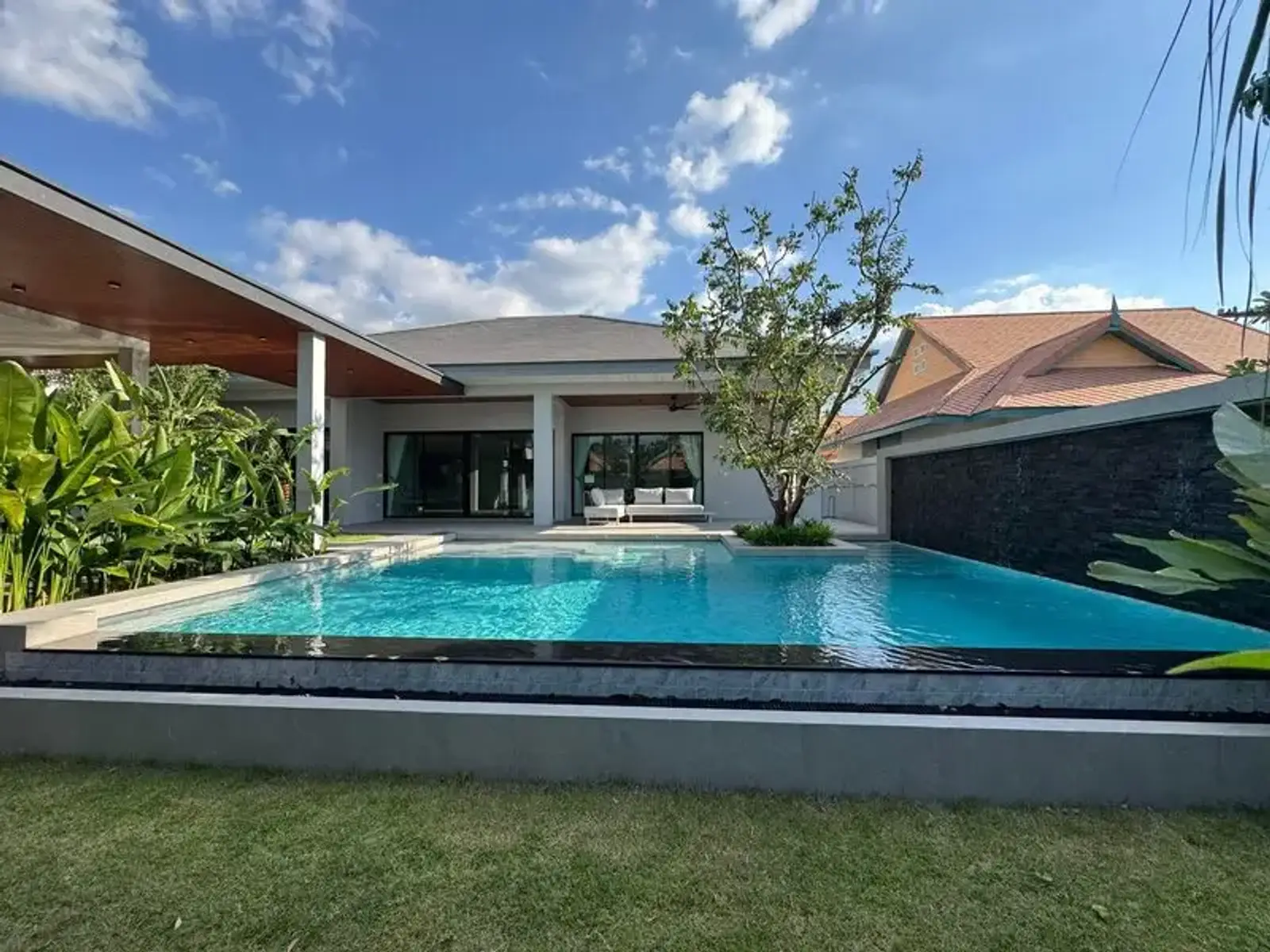 Villa avec piscine 4 chambres à vendre — Jomtien, Pattaya