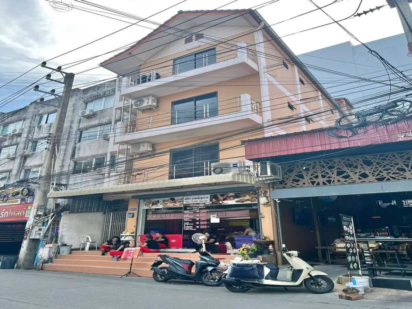 Commerce à reprendre 15 chambres à vendre — Central Pattaya, Pattaya