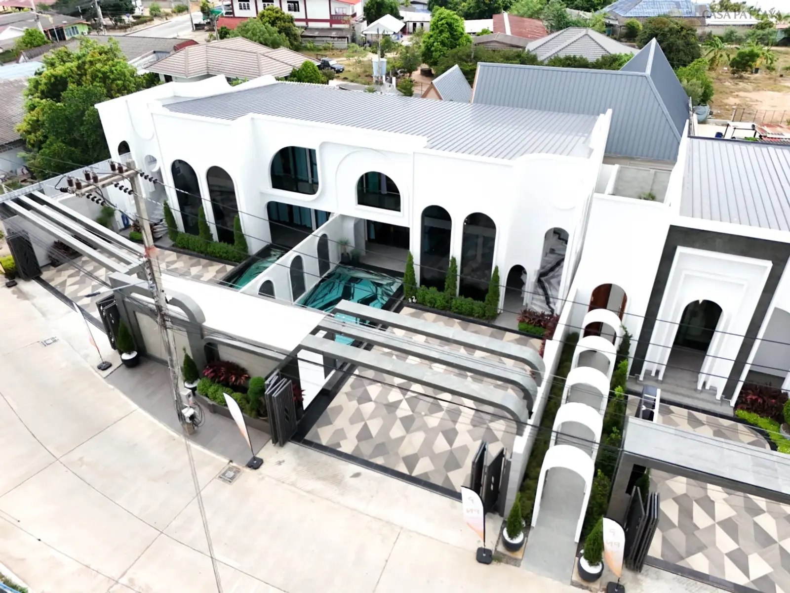 Villa avec piscine 8 chambres à vendre — East Pattaya, Pattaya