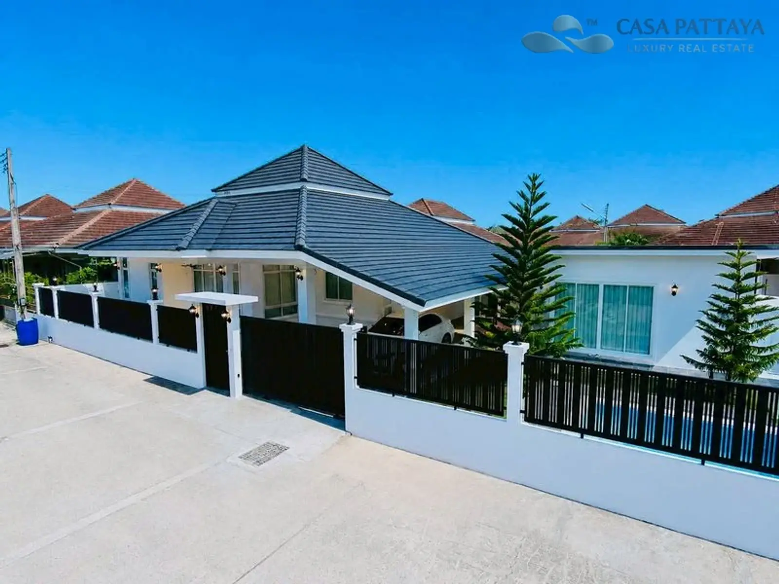 Villa avec piscine 4 chambres à vendre — East Pattaya, Pattaya