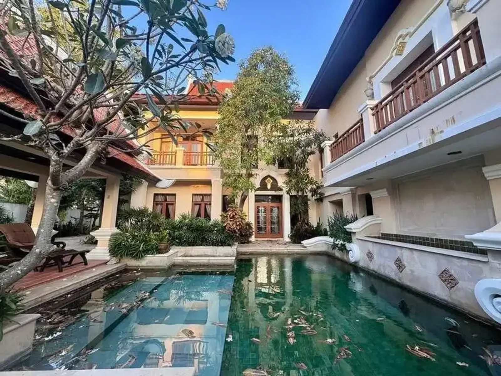 Villa avec piscine 3 chambres front de mer à louer — Na Jomtien Beach, Pattaya