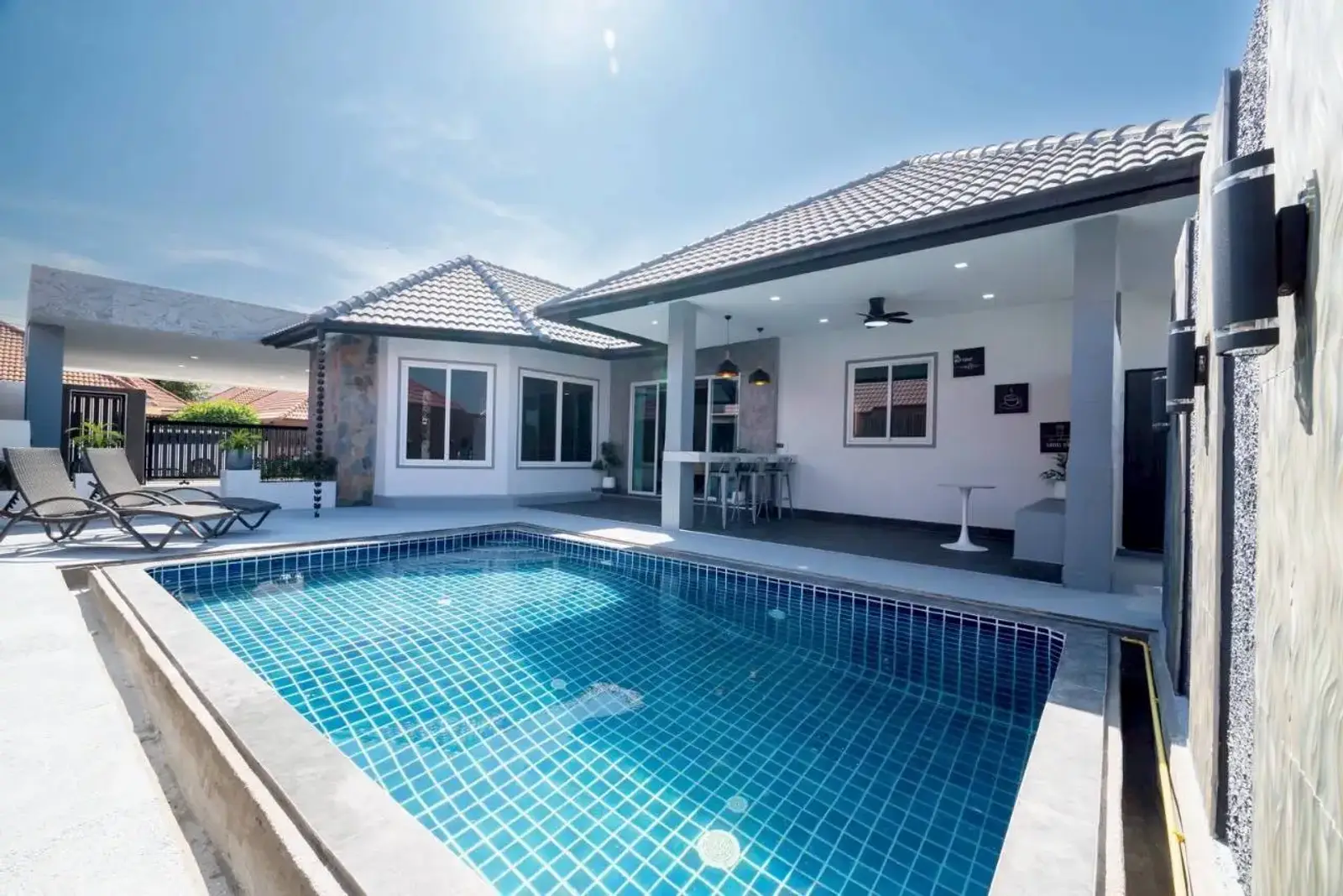 Villa avec piscine 4 chambres à vendre — East Pattaya, Pattaya