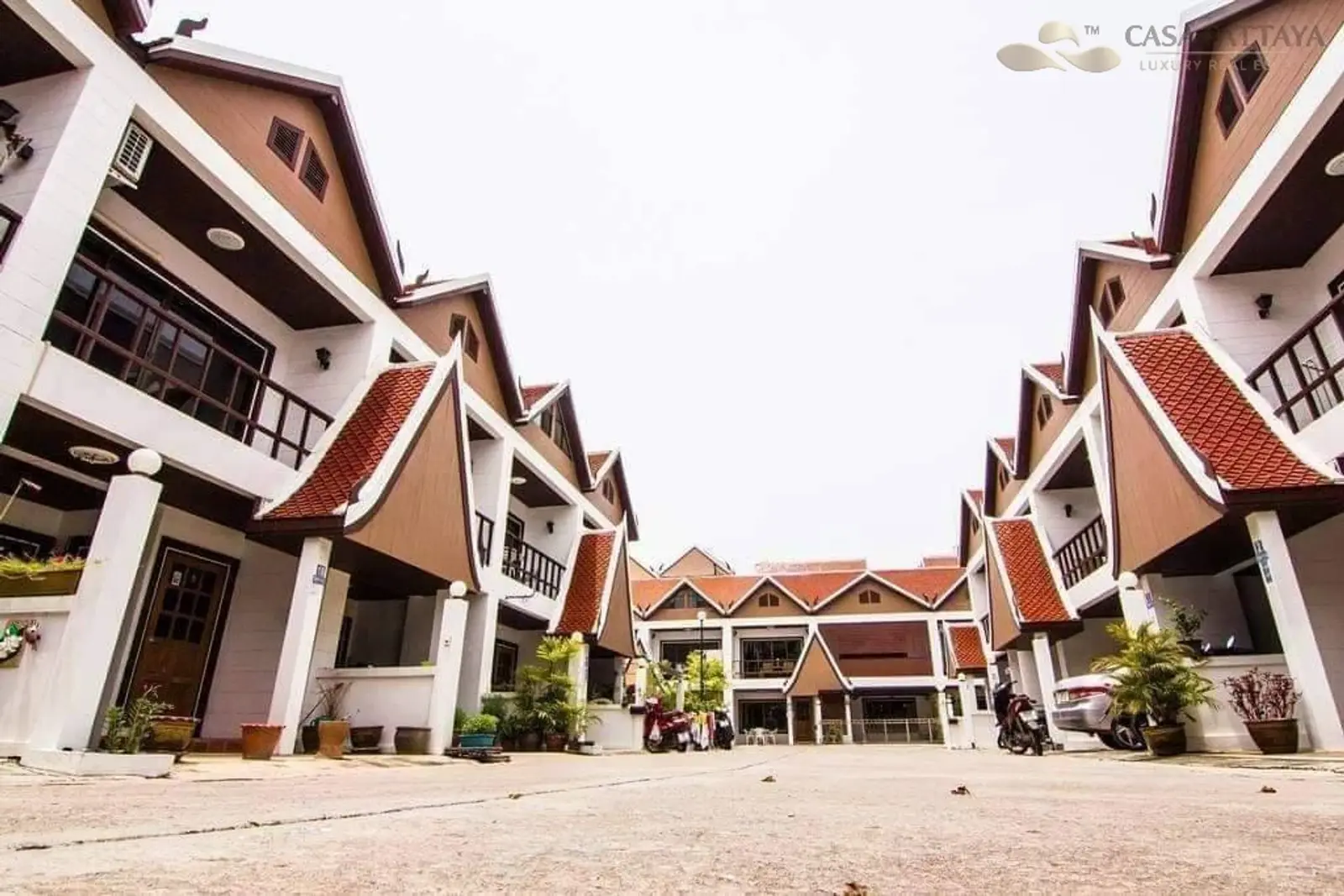 Villa avec piscine 4 chambres à louer — Pratamnak, Pattaya