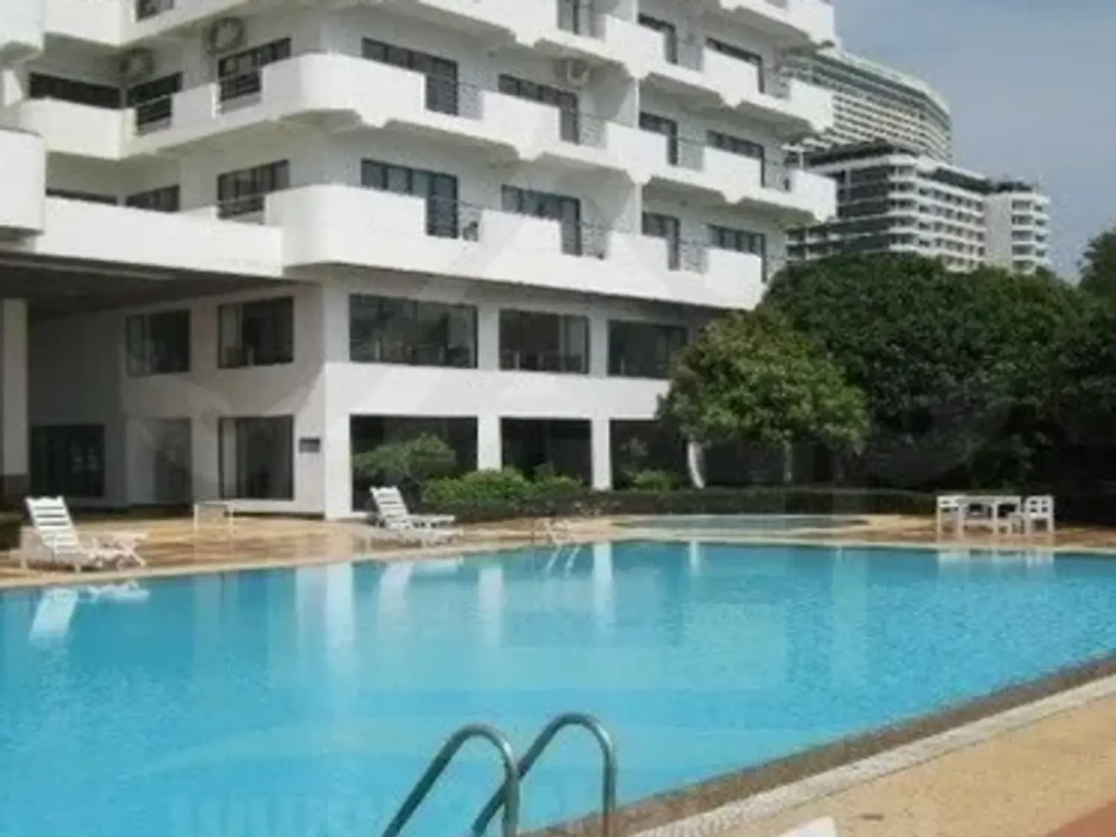 Condo 3 chambres front de mer à vendre — Na Jomtien Beach, Pattaya