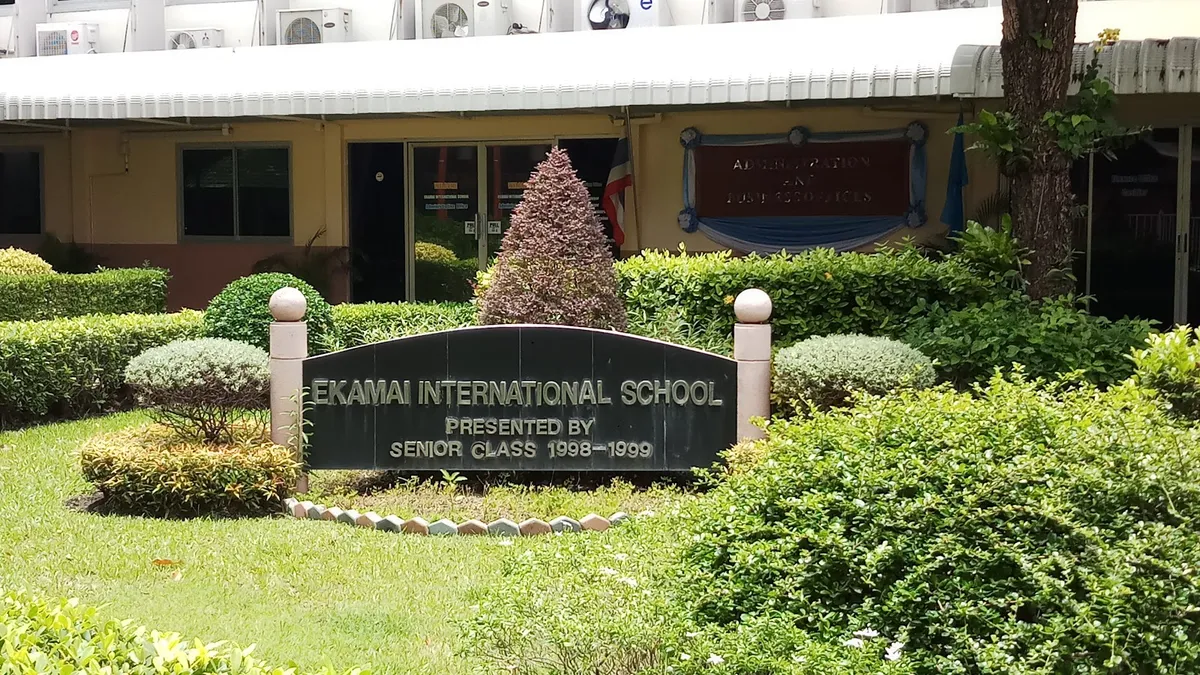 Ekamai International School 2