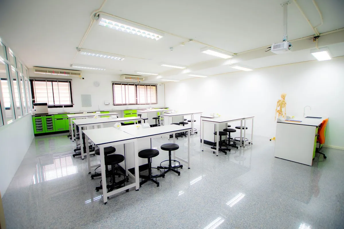 Ramkhamhaeng Advent International School 2