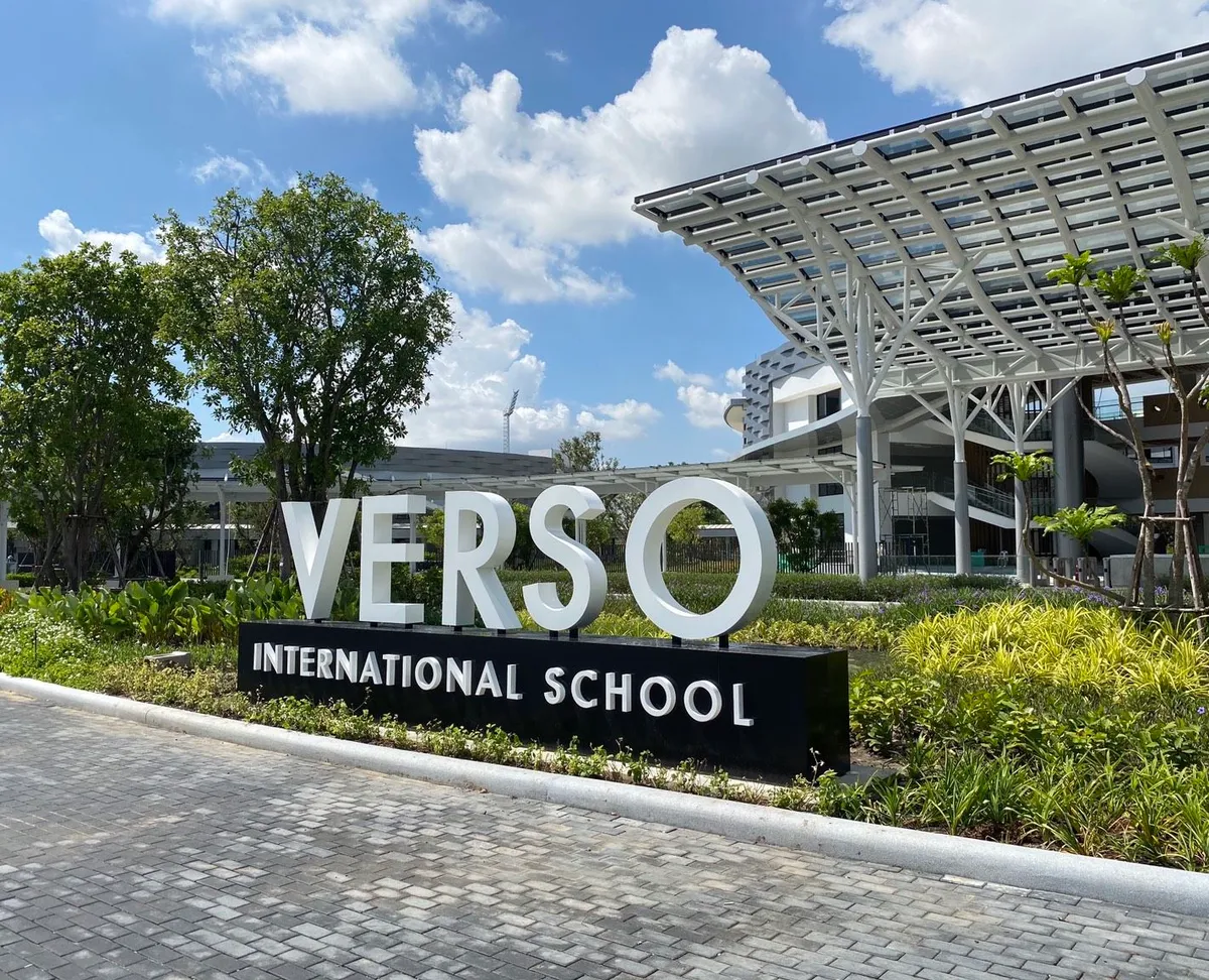Verso International School