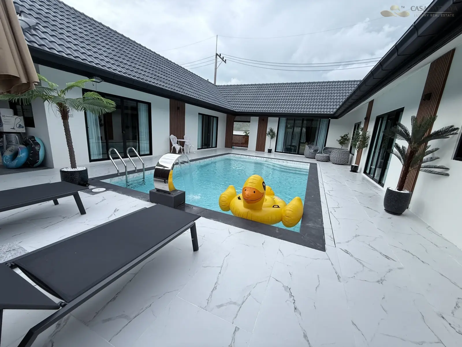 Villa avec piscine 4 chambres à vendre — East Pattaya, Pattaya