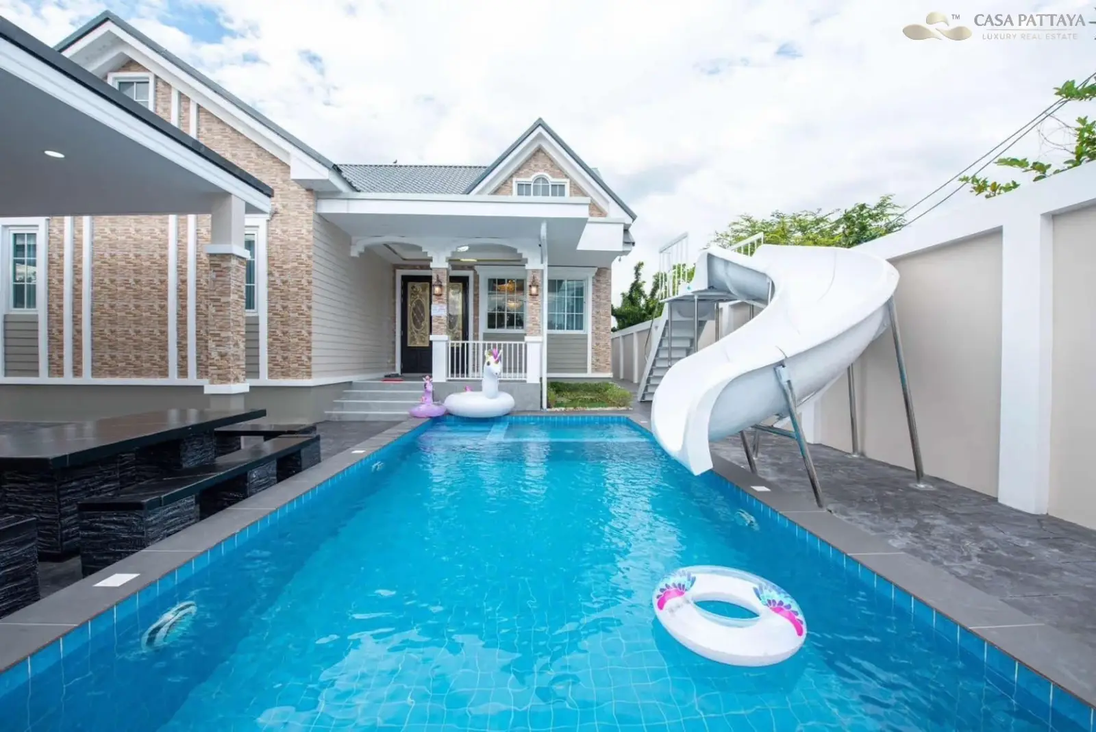 Villa avec piscine 3 chambres à vendre ou à louer — Mabprachan, Pattaya