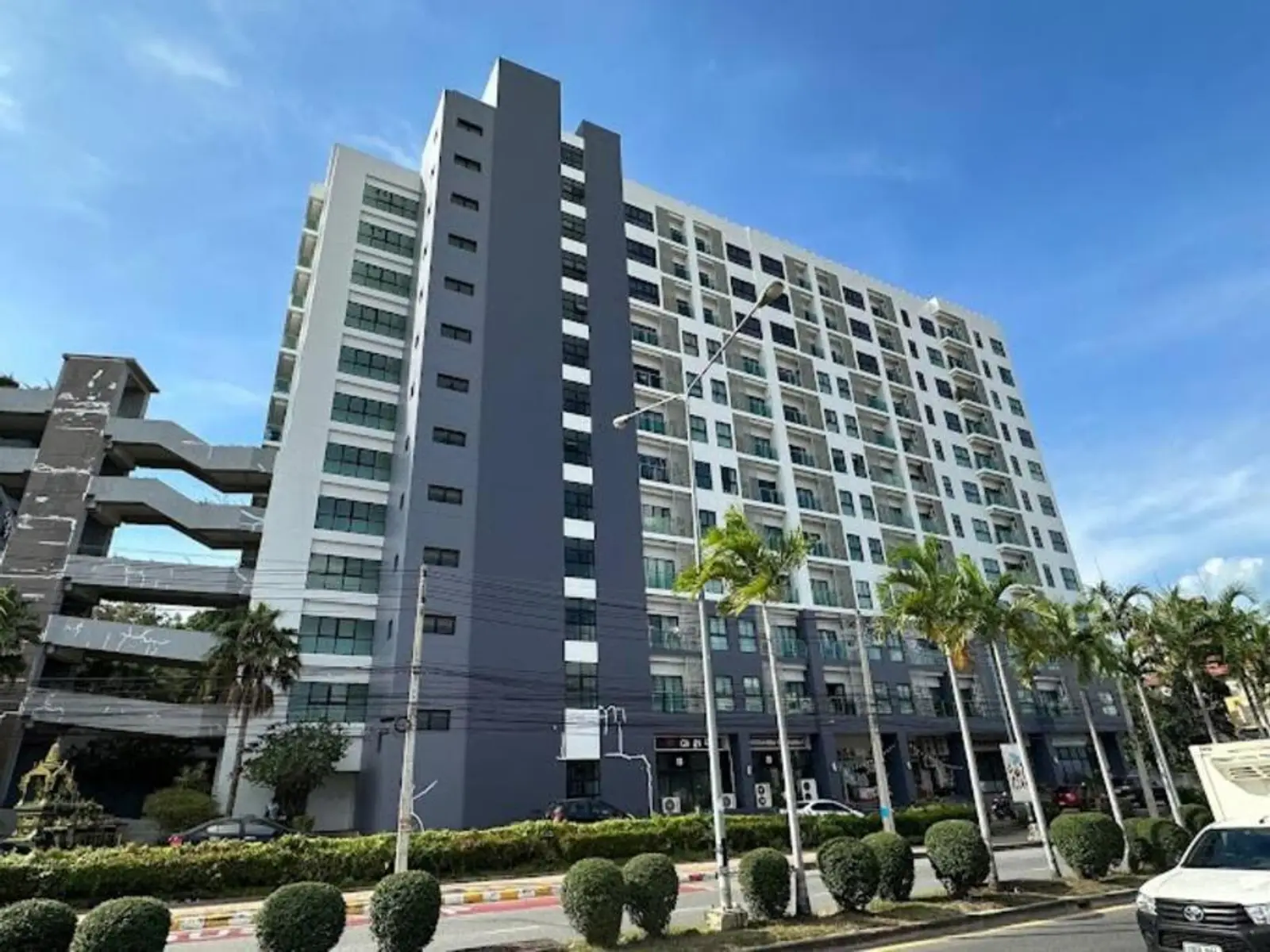 Condo 2 chambres à vendre ou à louer — Pratamnak, Pattaya