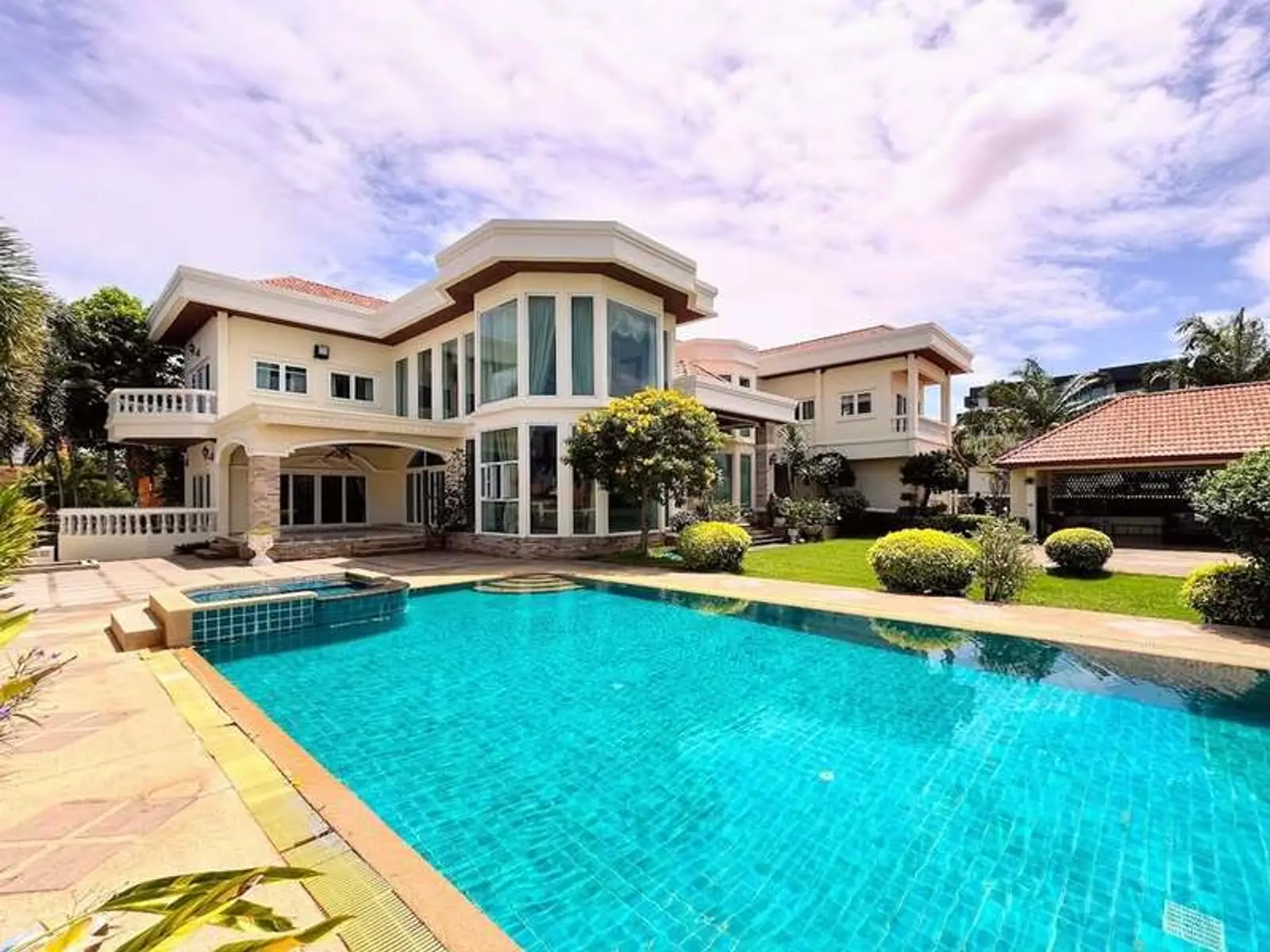 Villa avec piscine 5 chambres à vendre — Central Pattaya, Pattaya