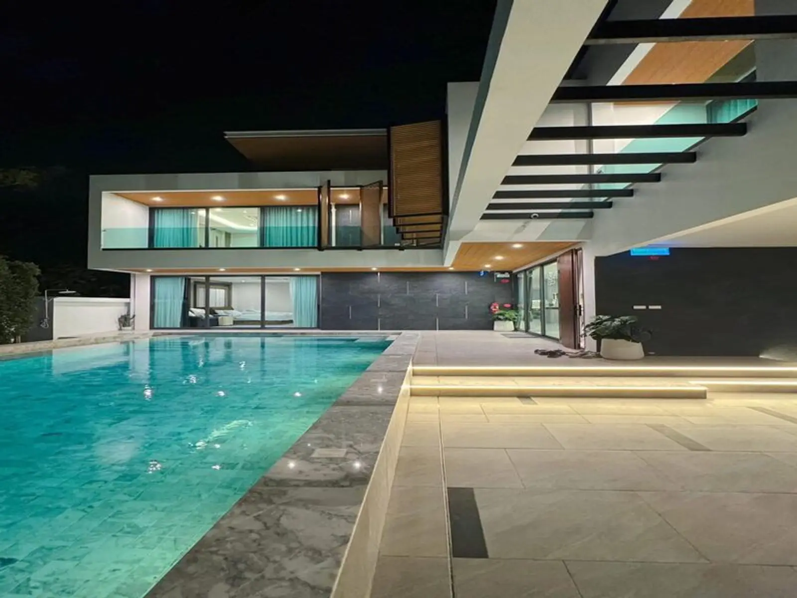 Villa avec piscine 4 chambres à louer — Jomtien, Pattaya