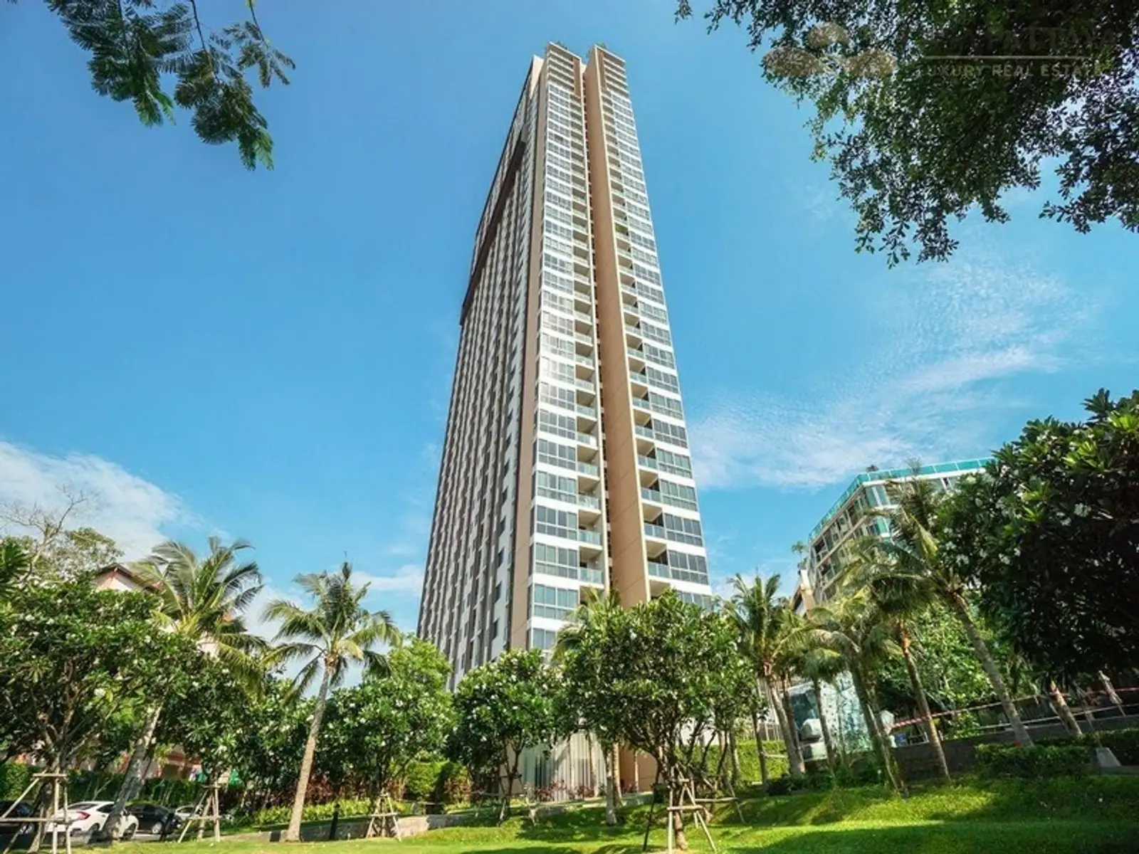 Condo 1 chambre plage à pied à vendre — Pratamnak, Pattaya
