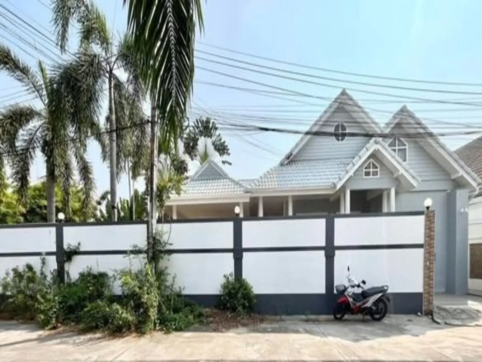 Villa avec piscine 4 chambres à vendre — East Pattaya, Pattaya