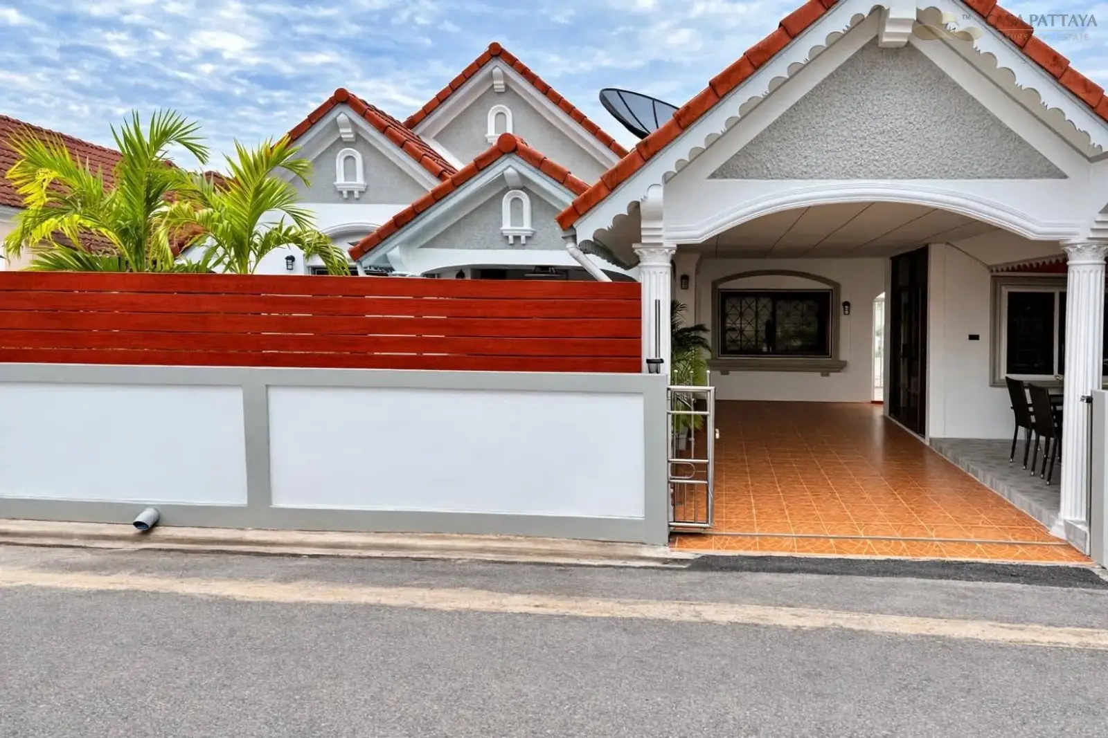 Villa avec piscine 4 chambres à vendre — East Pattaya, Pattaya