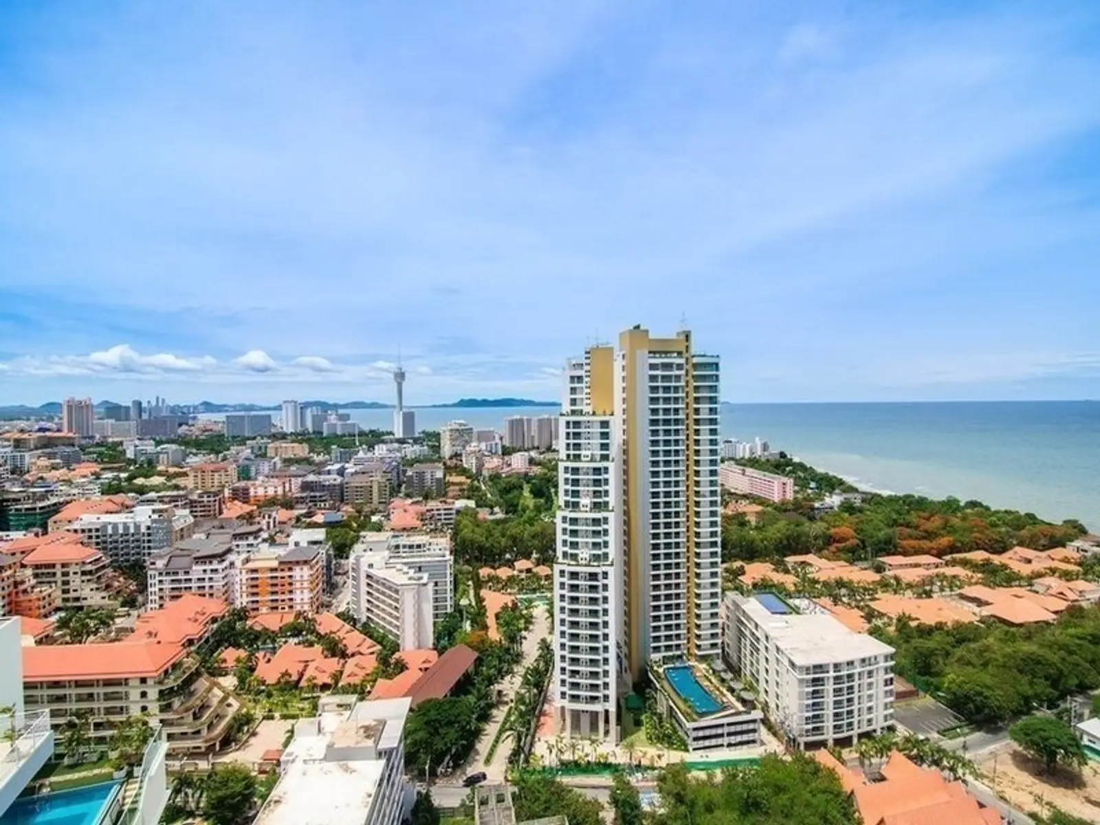 Condo 2 chambres vue mer à vendre — Pratamnak, Pattaya