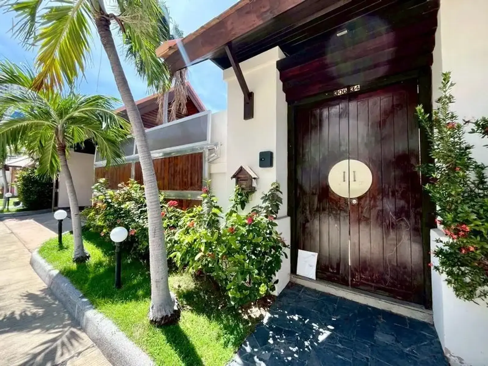 Villa avec piscine 4 chambres à vendre ou à louer — South Pattaya, Pattaya