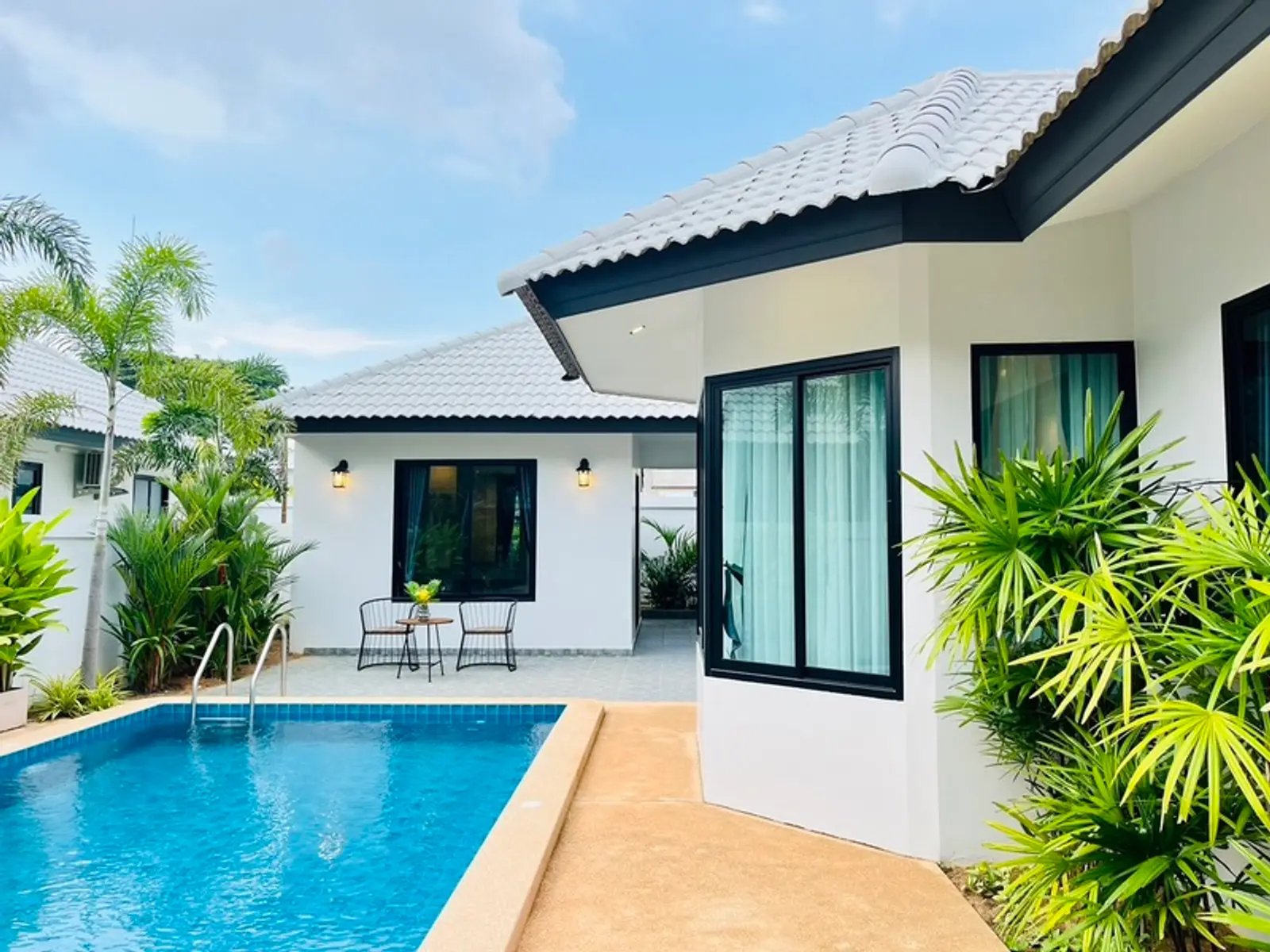 Villa avec piscine 4 chambres à vendre — East Pattaya, Pattaya