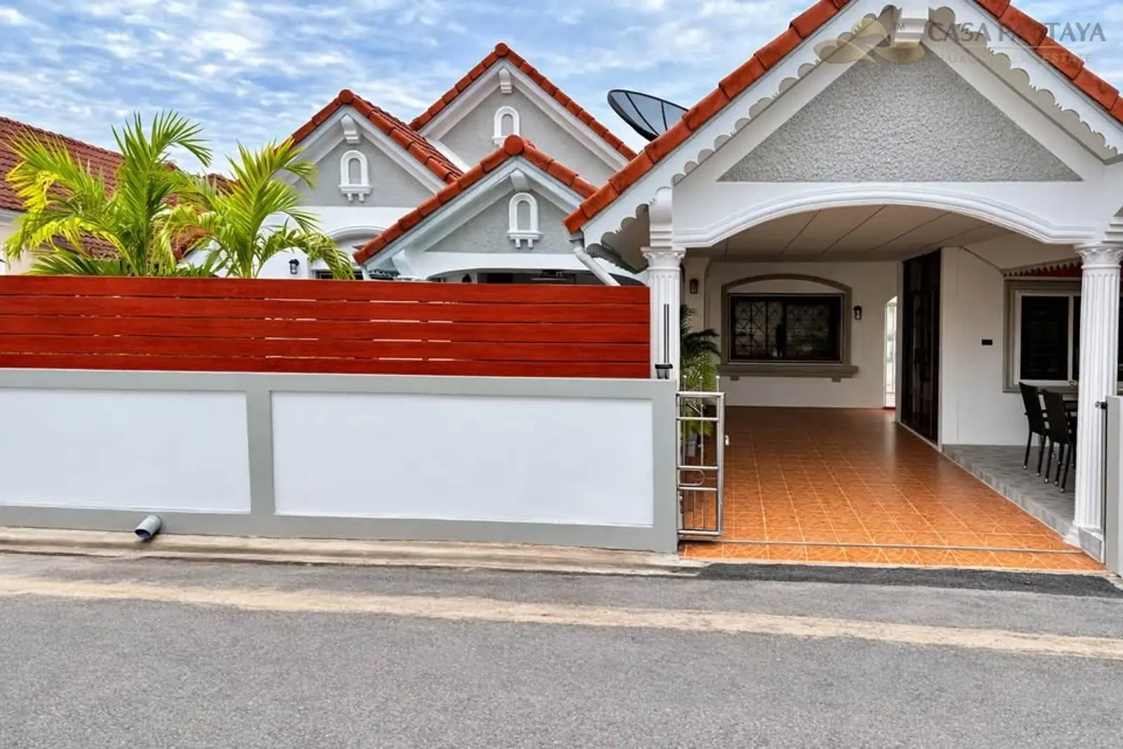 Villa avec piscine 4 chambres à vendre — East Pattaya, Pattaya