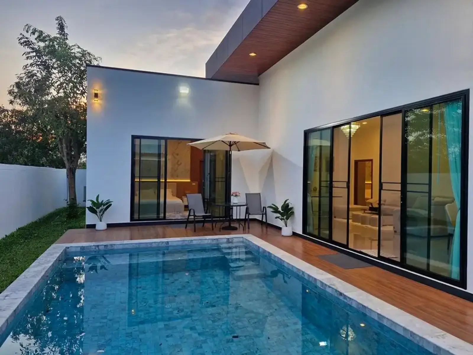 Villa avec piscine 4 chambres à vendre — Mabprachan, Pattaya