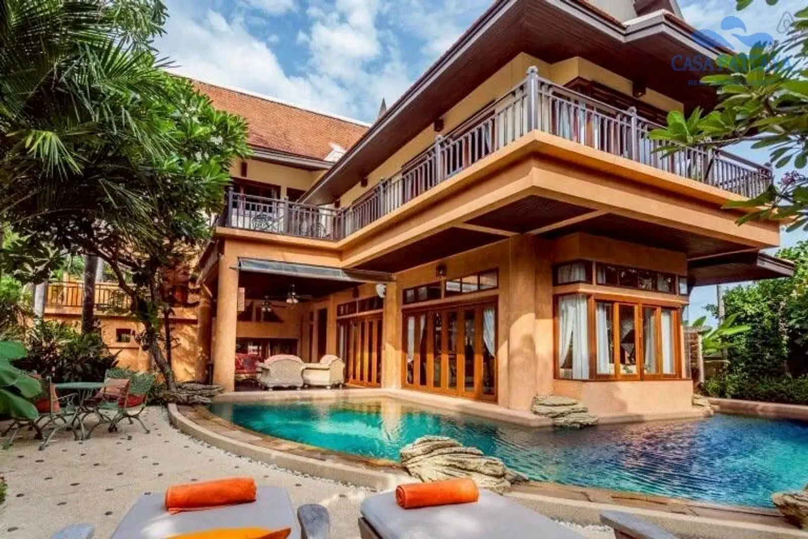 Villa avec piscine 4 chambres front de mer à vendre — Na Jomtien Beach, Pattaya