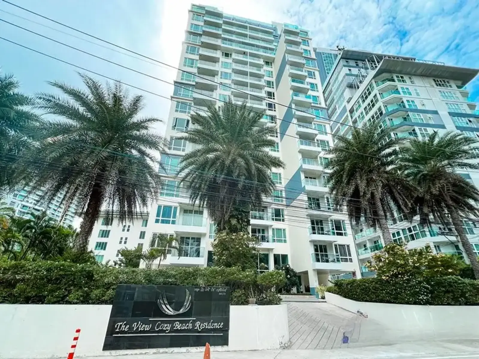 Condo 2 chambres plage à pied à vendre — Pratamnak, Pattaya