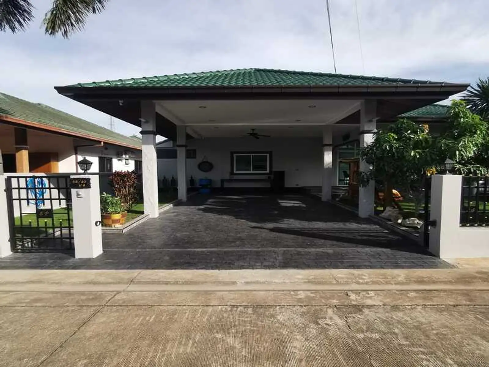 Villa avec piscine 4 chambres à vendre — East Pattaya, Pattaya
