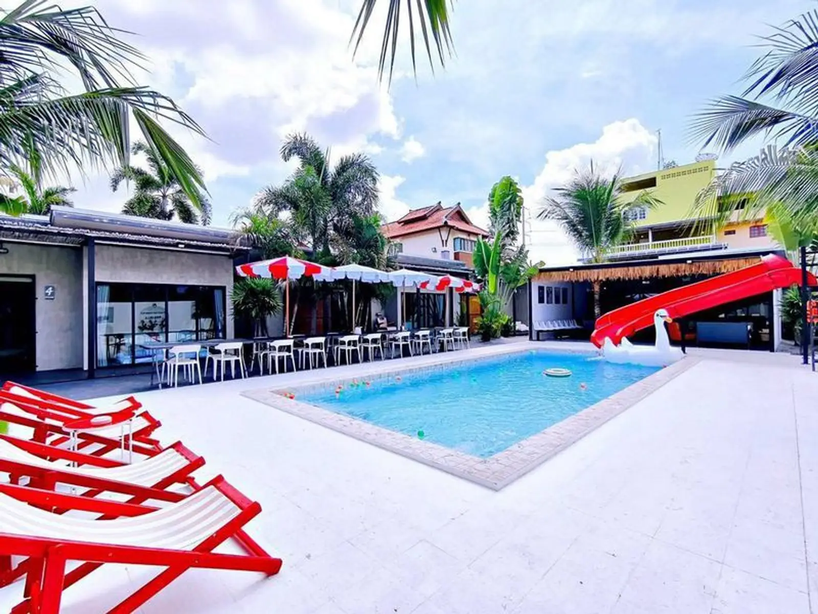Villa avec piscine 8 chambres à louer — Mabprachan, Pattaya