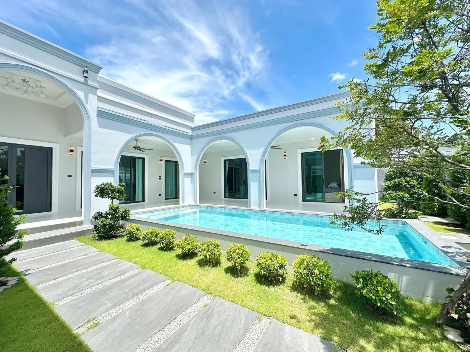 Villa avec piscine 4 chambres à vendre — East Pattaya, Pattaya