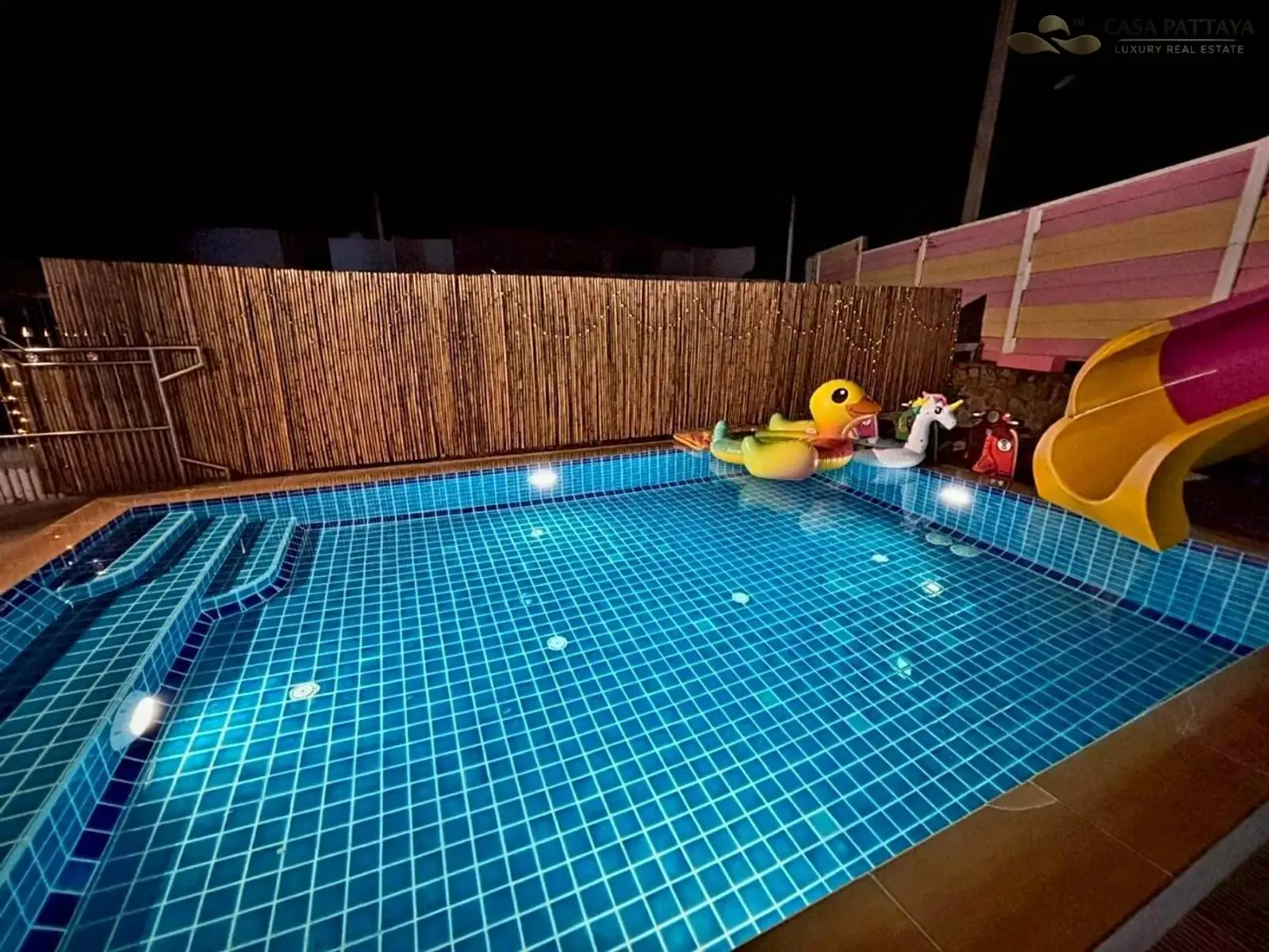 Villa avec piscine 4 chambres à louer — Huai Yai, Pattaya