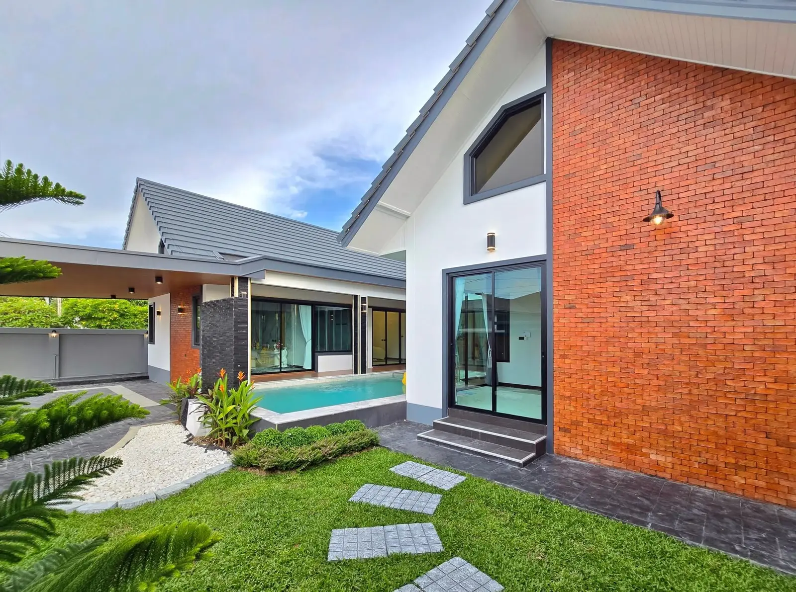 Villa avec piscine 3 chambres à vendre — Mabprachan, Pattaya