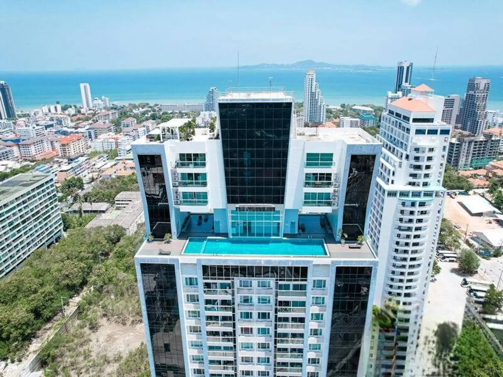 Condo 1 chambre plage à pied à vendre — Pratamnak, Pattaya