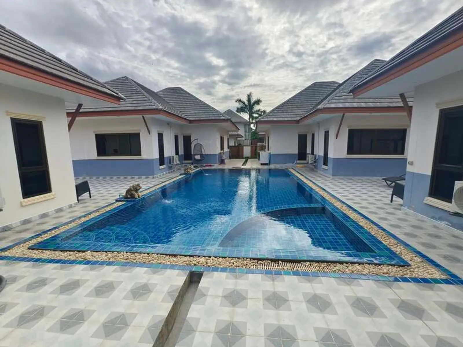 Villa avec piscine 8 chambres à vendre — Na Jomtien Beach, Pattaya