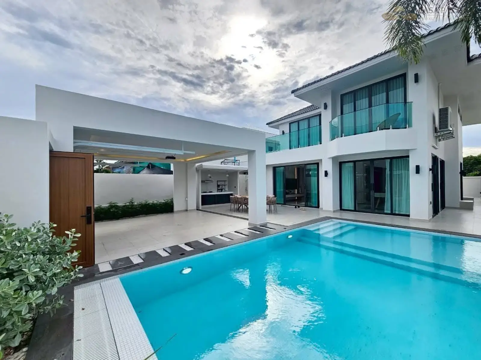 Villa avec piscine 4 chambres à vendre — Jomtien, Pattaya