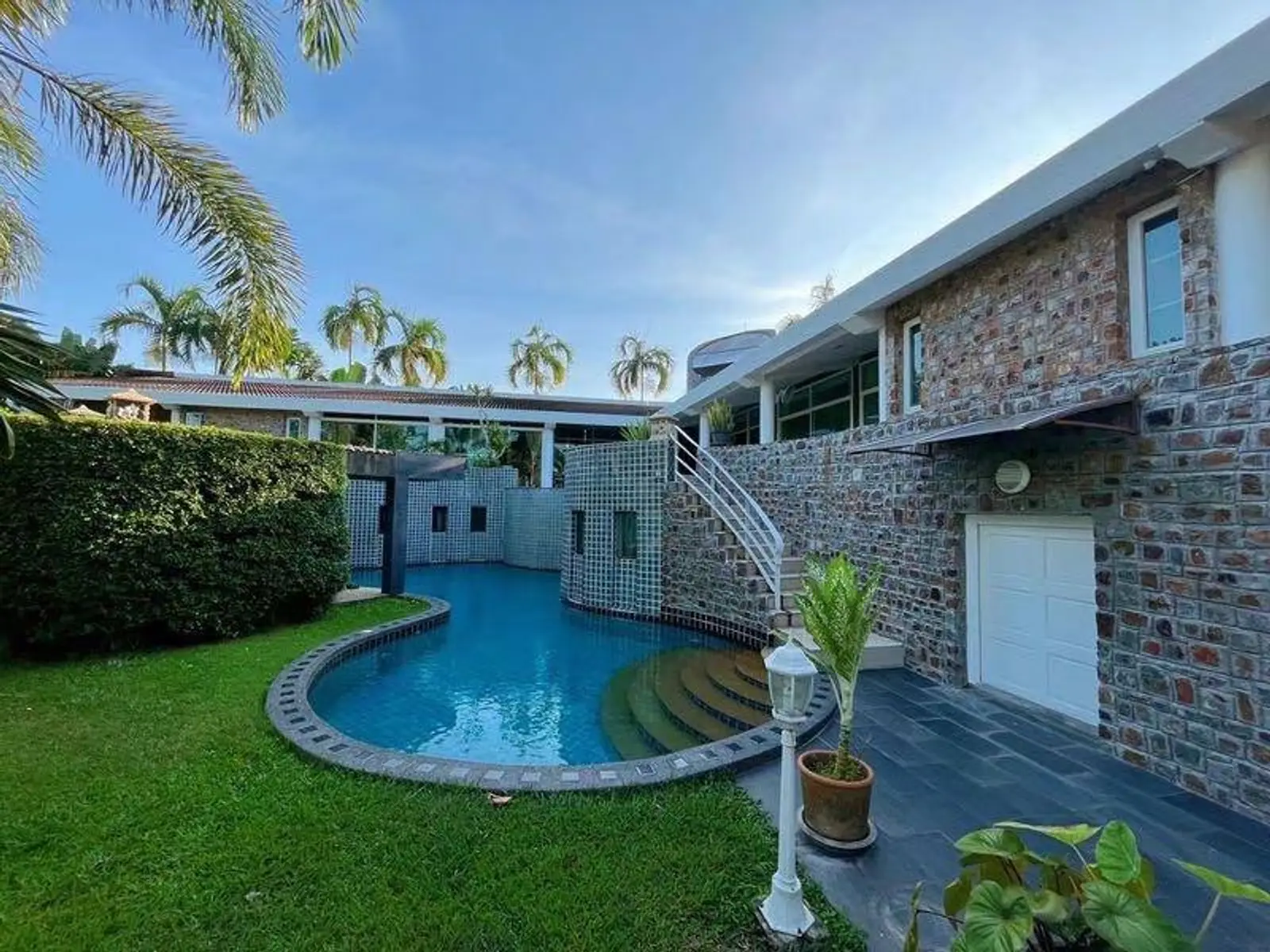Maison 10 chambres à vendre — Mabprachan, Pattaya