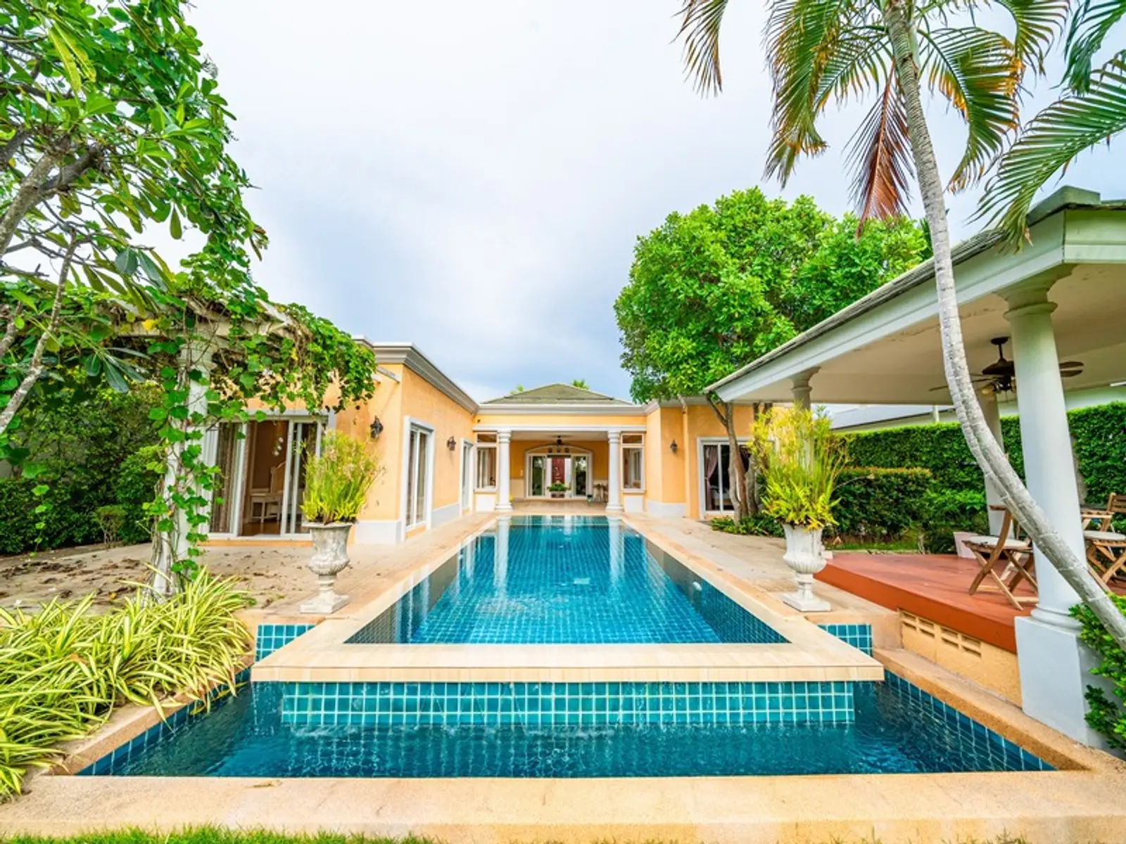 Villa avec piscine 4 chambres à vendre — East Pattaya, Pattaya