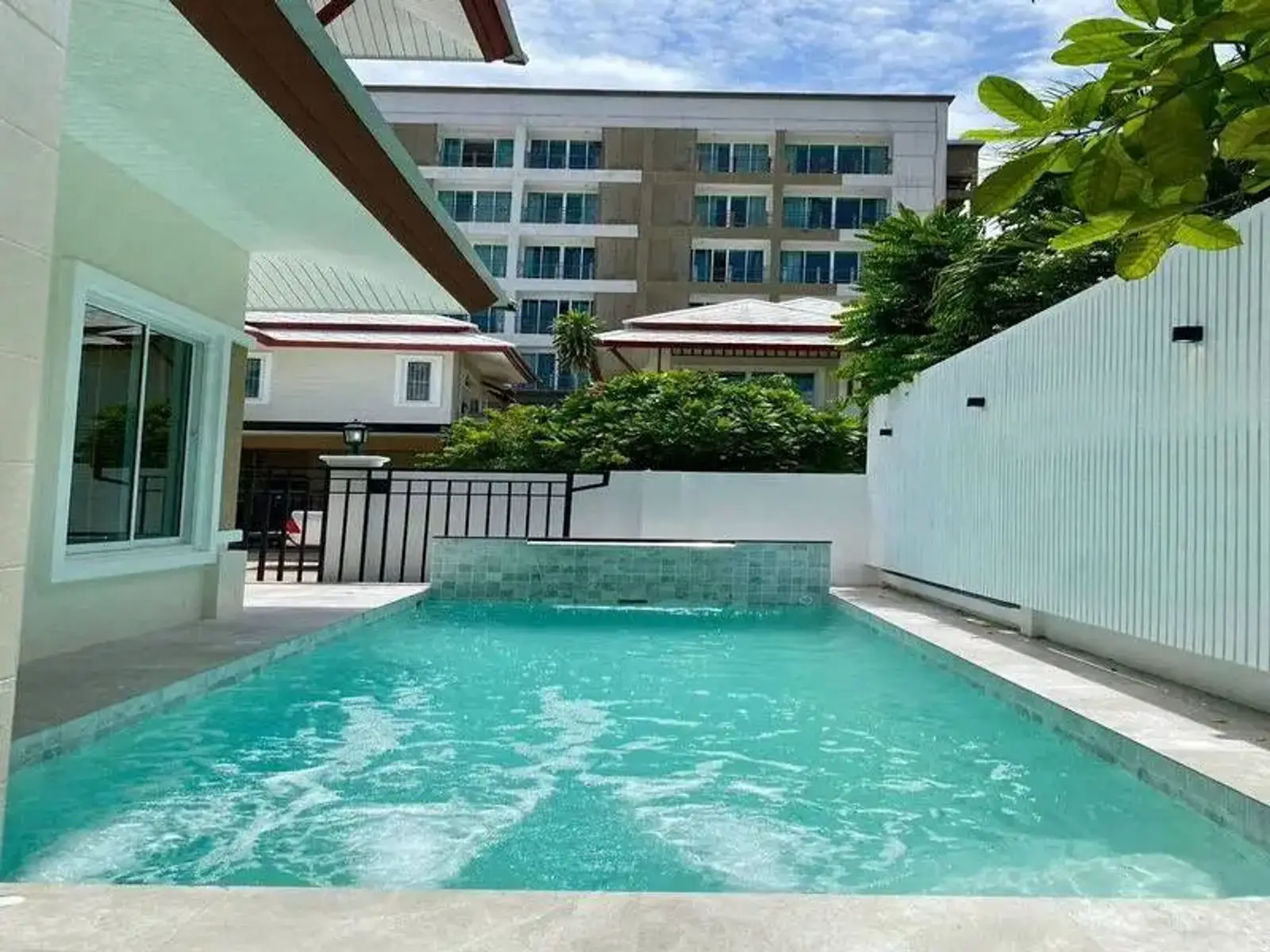 Villa avec piscine 4 chambres à vendre — East Pattaya, Pattaya