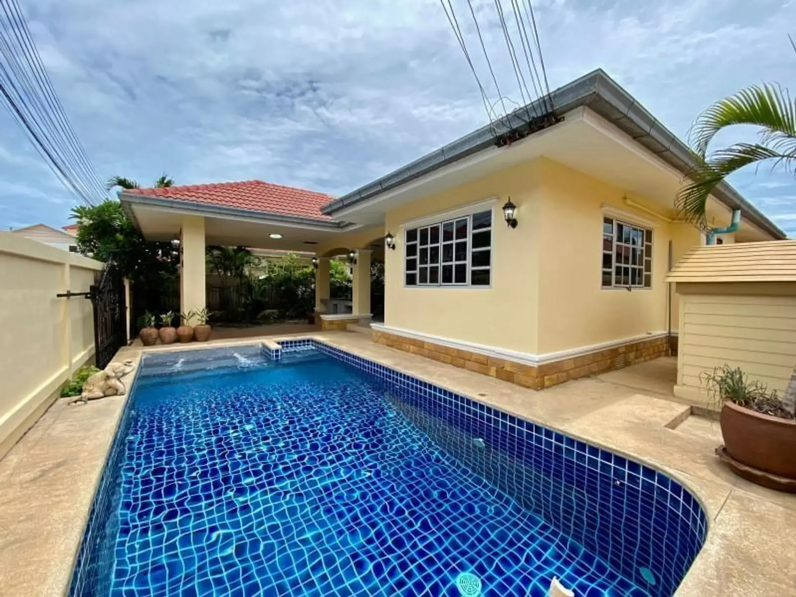 Villa avec piscine 5 chambres à vendre — Pratamnak, Pattaya