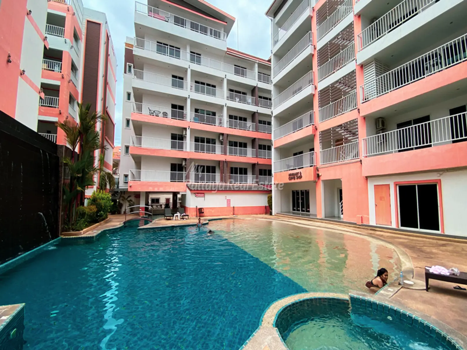 Condo plage à pied à vendre — Pratamnak, Pattaya