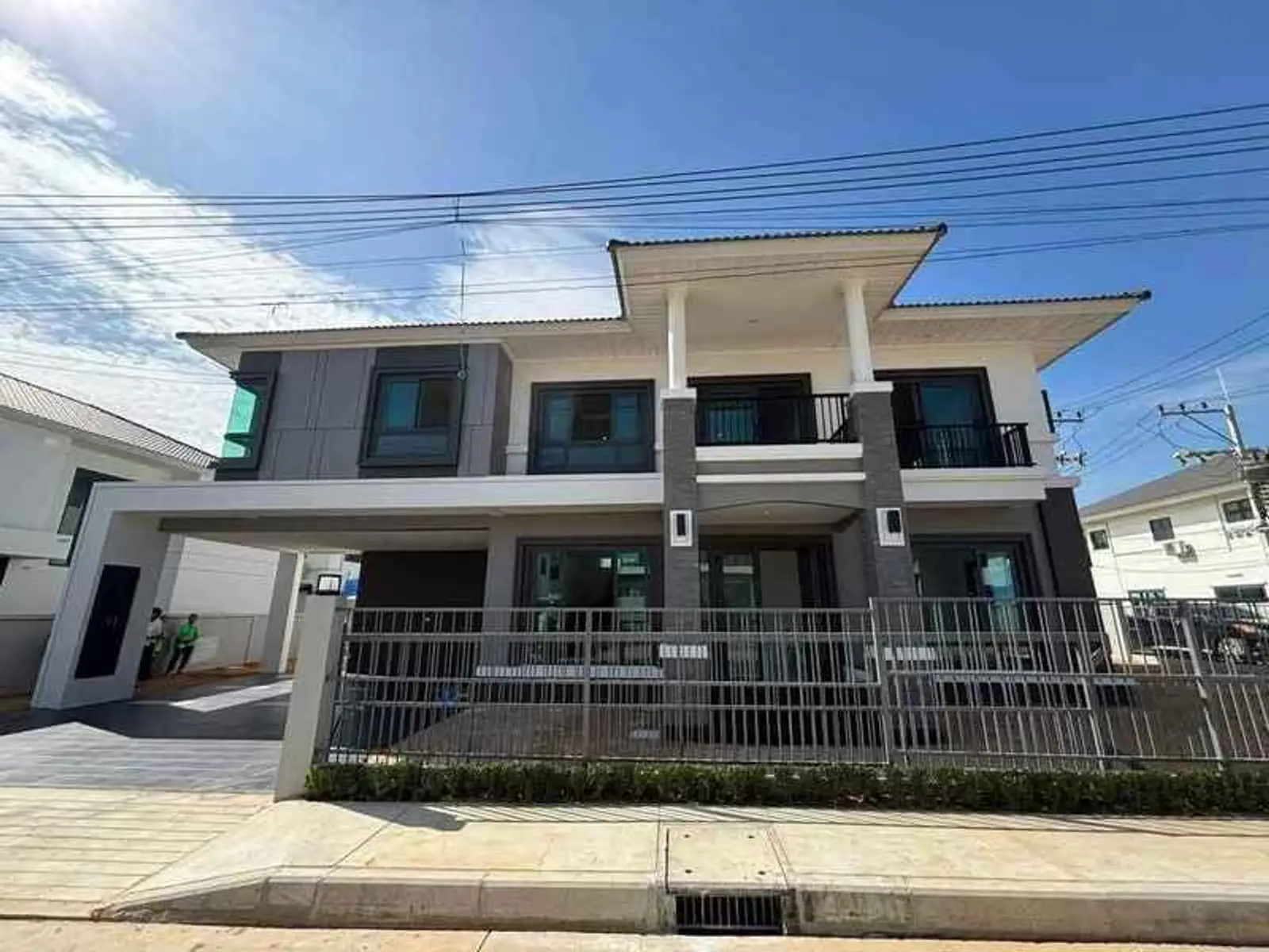 Villa avec piscine 4 chambres à vendre — East Pattaya, Pattaya